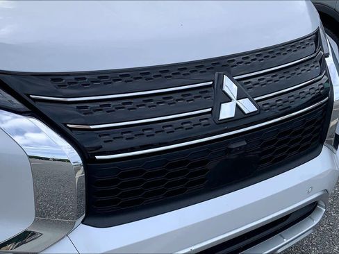 Used 2024 Mitsubishi Outlander SE FWD image 29