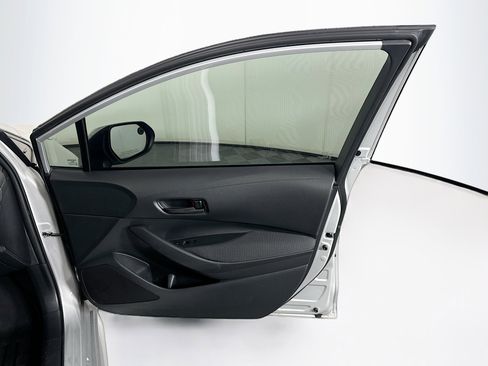 Used 2023 Toyota Corolla LE image 29