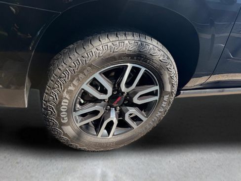 Used 2024 GMC Yukon XL AT4 w/ AT4 Premium Package AWD/4WD image 15