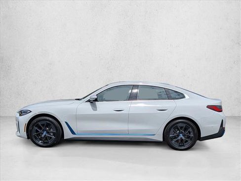Used 2023 BMW i4 eDrive35 RWD image 9