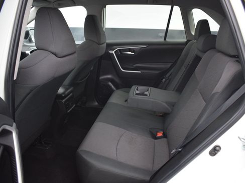 Used 2023 Toyota RAV4 XLE AWD/4WD image 12