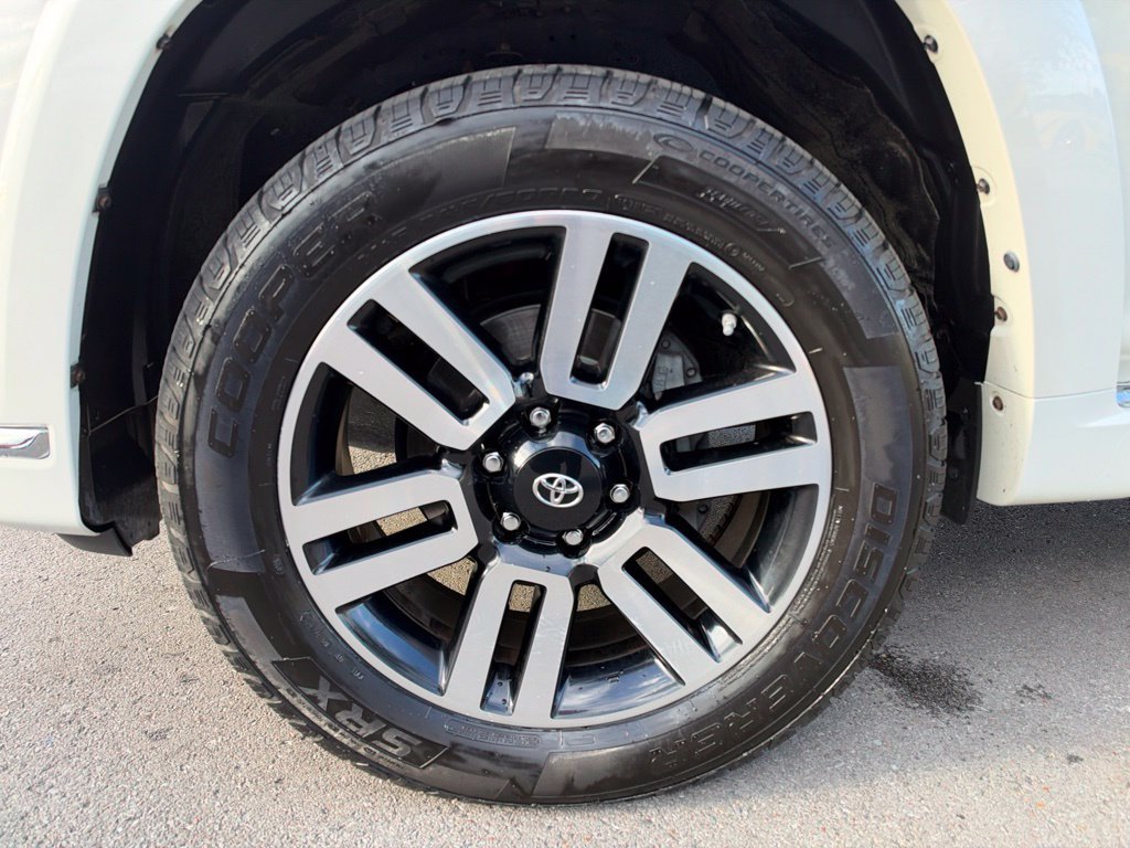 Used 2021 Toyota 4Runner Limited AWD/4WD image 30