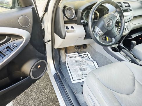 Used 2008 Toyota RAV4 Limited image 9