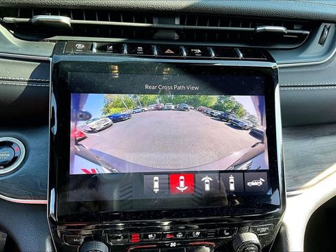 Used 2024 Jeep Grand Cherokee L Limited w/ Luxury Tech Group II image 14