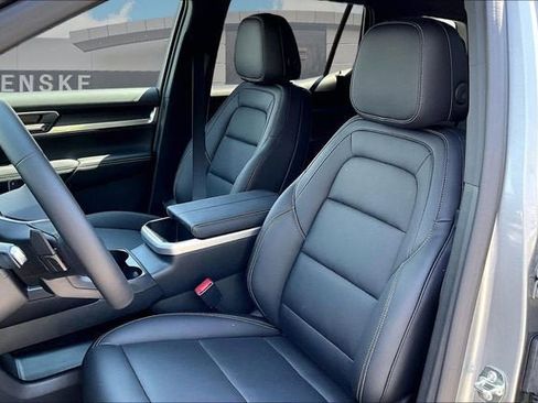 New 2026 GMC Terrain Elevation w/ Elevation Premium Package AWD/4WD image 11
