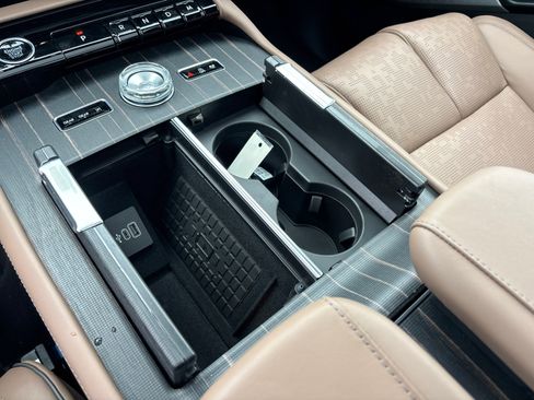 New 2025 Lincoln Navigator L Black Label image 24