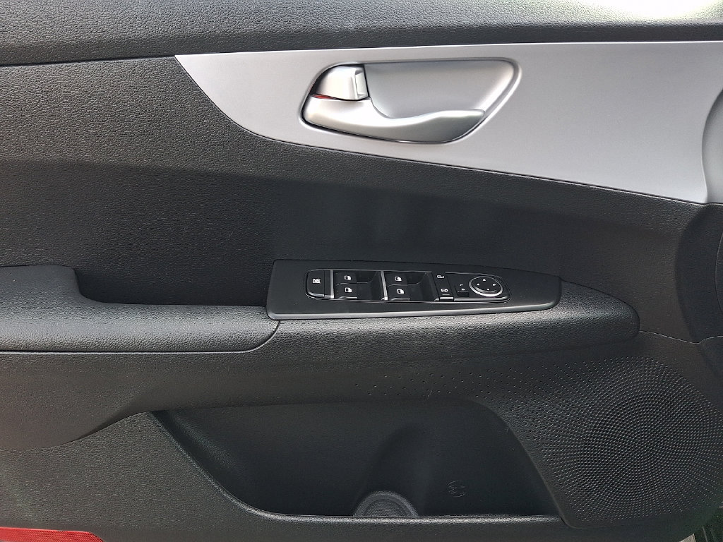 Used 2024 Kia Forte LXS w/ LXS Technology Package FWD image 15