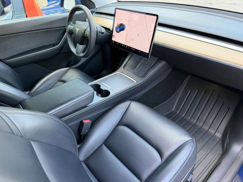 Used 2021 Tesla Model Y Long Range AWD/4WD image 21