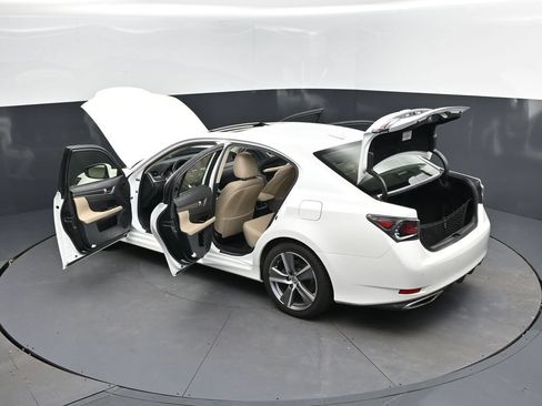 Used 2017 Lexus GS 350 w/ Preferred Accessory Package RWD image 2