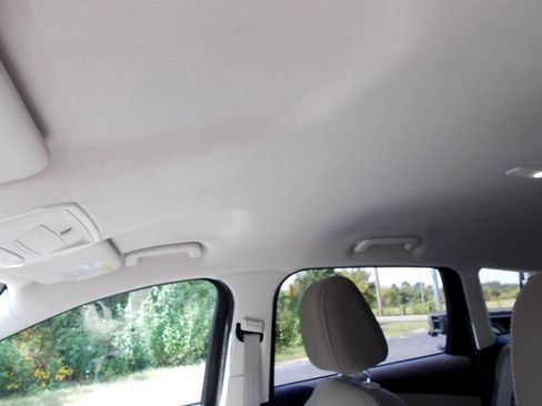 Used 2015 Ford Escape SE image 27