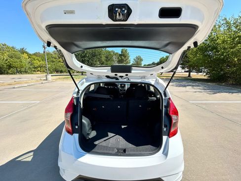 Used 2018 Nissan Versa Note SV FWD image 10