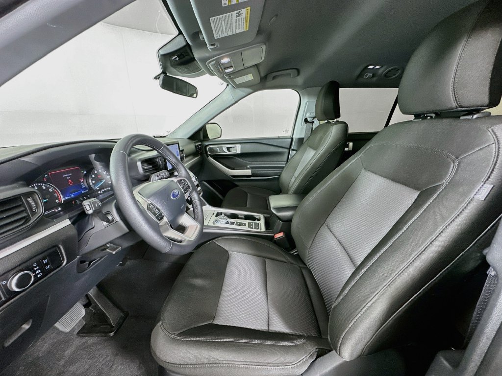 Used 2024 Ford Explorer XLT RWD image 21