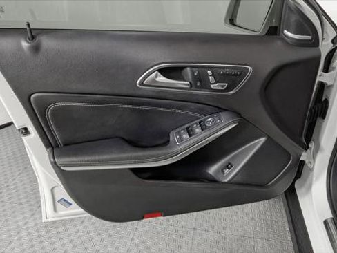 Used 2018 Mercedes-Benz GLA 250 4MATIC image 13