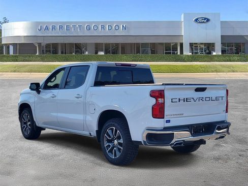 Used 2024 Chevrolet Silverado 1500 LT AWD/4WD image 3