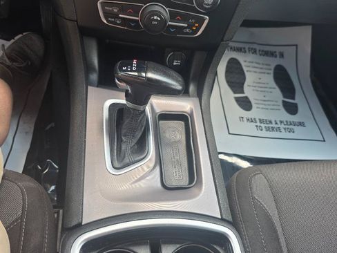 Used 2022 Dodge Charger SXT RWD image 16