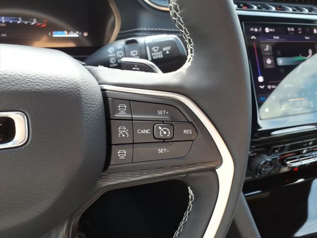 Used 2025 Jeep Grand Cherokee L Altitude AWD/4WD image 19