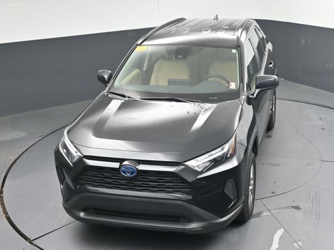 Certified 2024 Toyota RAV4 LE image 30