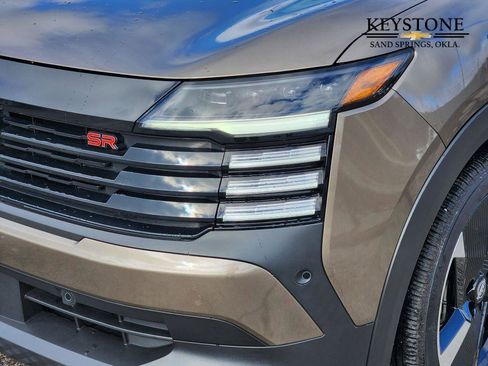 Used 2025 Nissan Kicks SR image 10