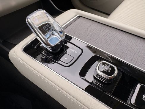 New 2026 Volvo XC90 T8 Ultra w/ Protection Package Premier image 17