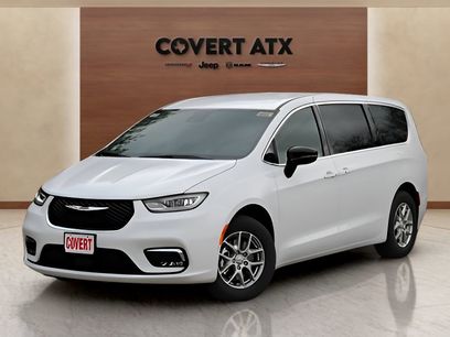 New 2026 Chrysler Pacifica Select
