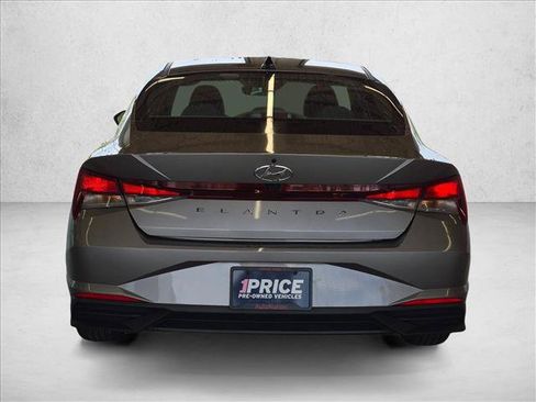 Used 2023 Hyundai Elantra SEL FWD image 7