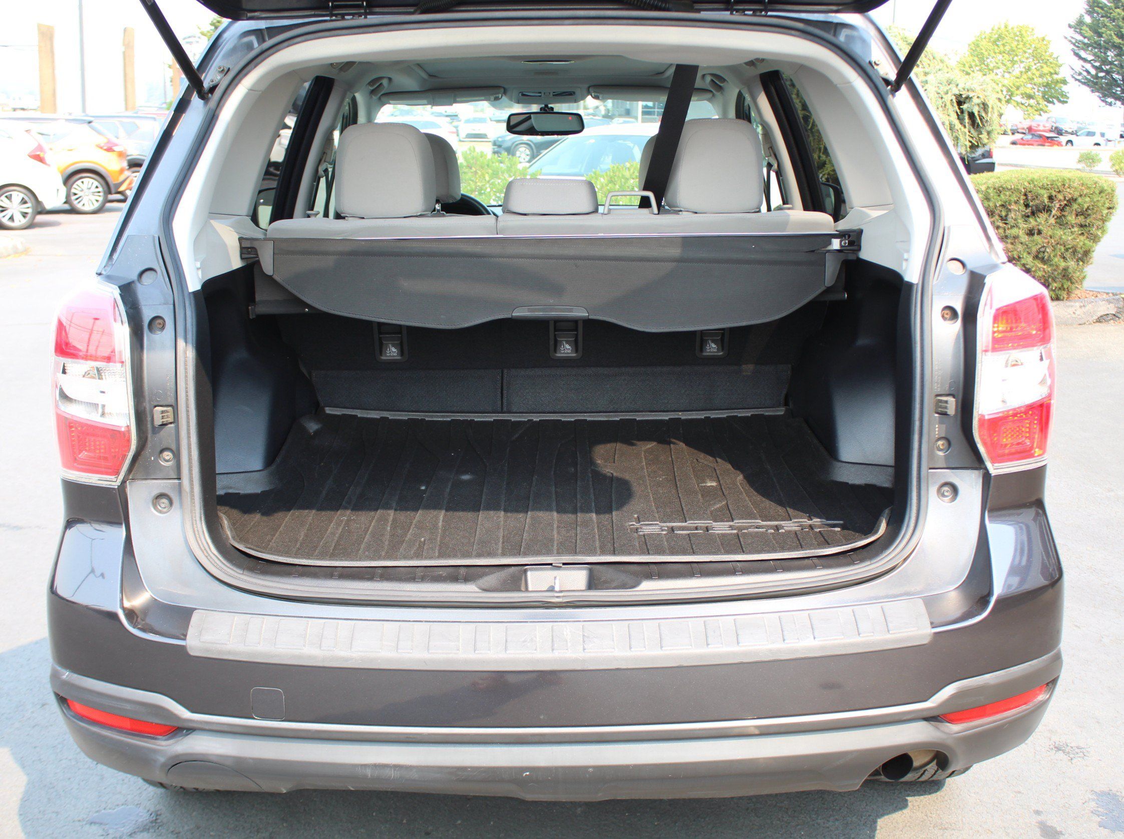 Used 2014 Subaru Forester 2.5i Premium w/ All-Weather Package AWD/4WD image 16