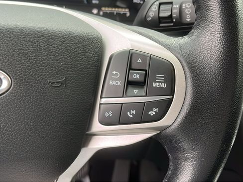 Used 2021 Ford Explorer XLT image 15