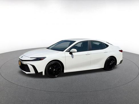 Used 2026 Toyota Camry SE FWD image 6