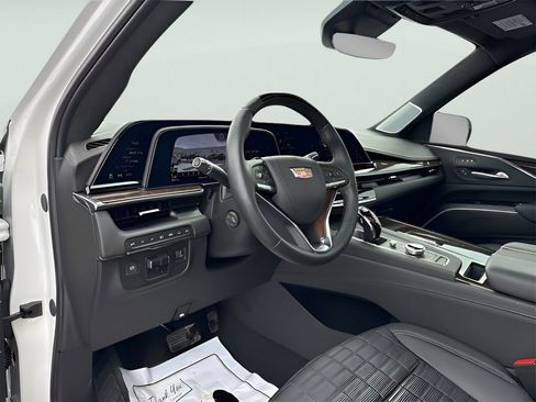 Used 2024 Cadillac Escalade Premium Luxury Platinum image 16