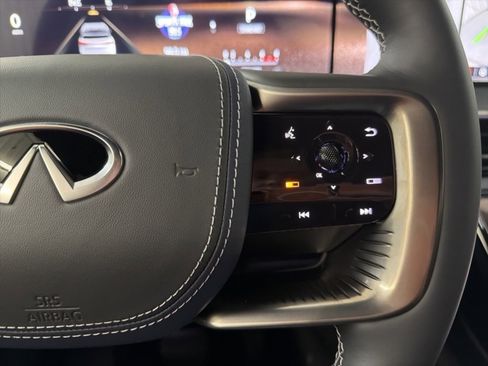 New 2026 INFINITI QX80 4WD image 15