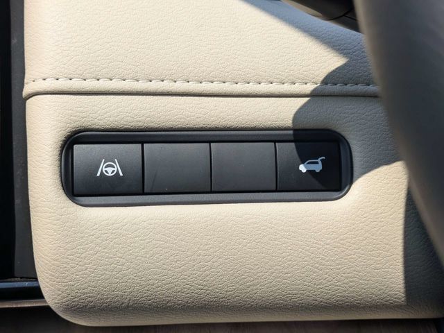Used 2025 Nissan Armada Platinum w/ Convenience Package RWD image 27