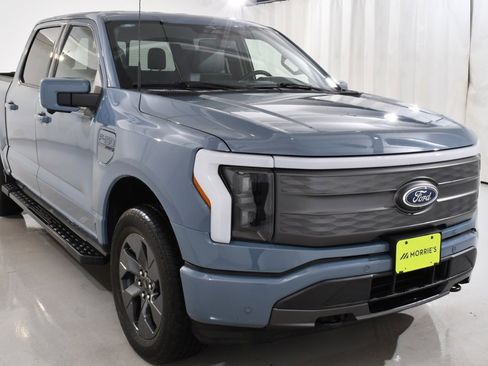Used 2023 Ford F150 Lightning Lariat image 4