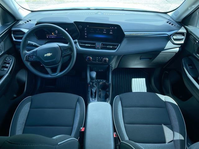 Used 2025 Chevrolet TrailBlazer LS w/ LS Convenience Package AWD/4WD image 20