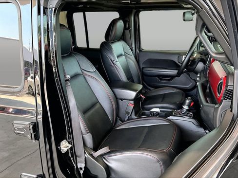 Used 2018 Jeep Wrangler Unlimited Rubicon AWD/4WD image 8