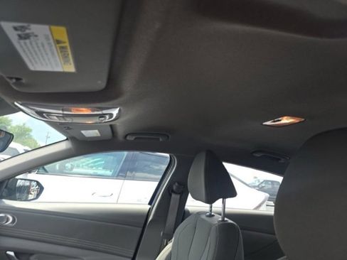 Used 2026 Hyundai Elantra SEL w/ Cargo Package FWD image 11