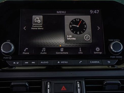 Used 2025 Nissan Pathfinder S FWD image 27