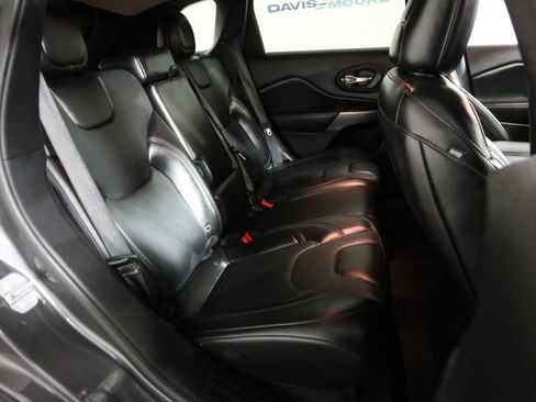 Used 2019 Jeep Cherokee Limited AWD/4WD image 21