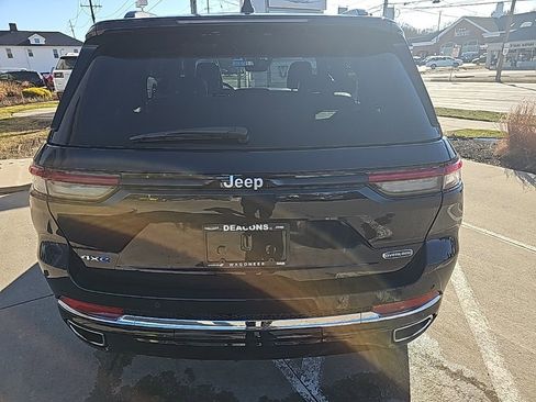 Used 2024 Jeep Grand Cherokee Overland AWD/4WD image 16