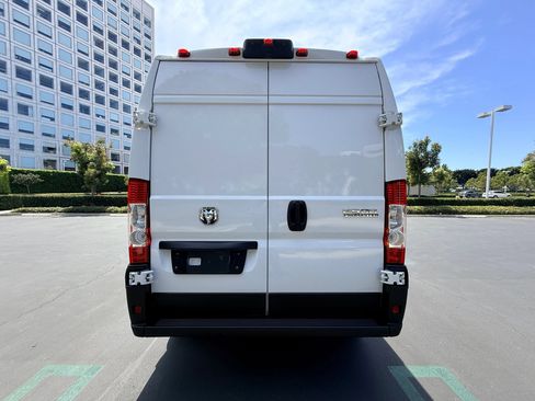 Used 2024 RAM ProMaster 2500 w/ Premium Convenience Group FWD image 5