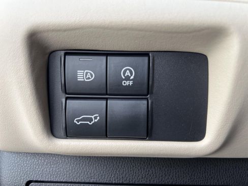 Certified 2024 Toyota Highlander XLE image 14