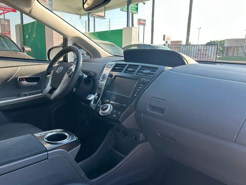 Used 2012 Toyota Prius V Five FWD image 15