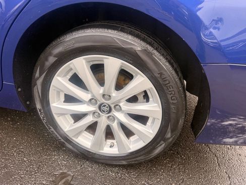 Used 2018 Toyota Camry LE FWD image 9