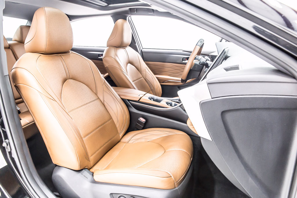 Used 2019 Toyota Avalon Limited FWD image 34