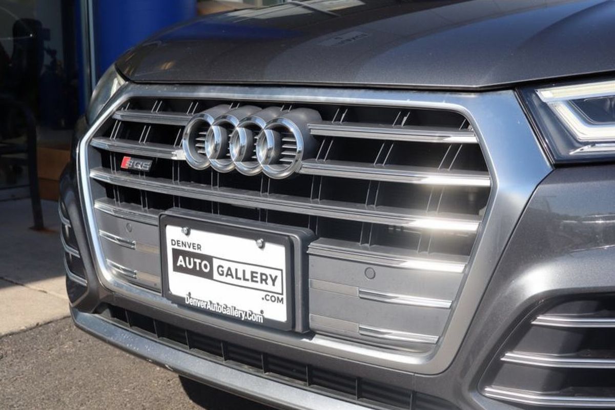 Used 2018 Audi SQ5 Premium Plus w/ S Sport Package AWD/4WD image 31