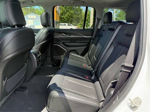 Used 2023 Jeep Grand Cherokee 30th Anniversary AWD/4WD image 25