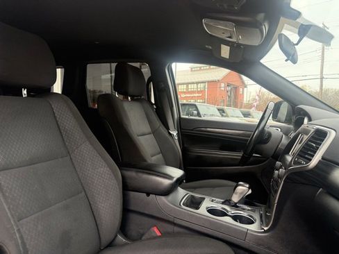 Used 2020 Jeep Grand Cherokee Laredo image 26