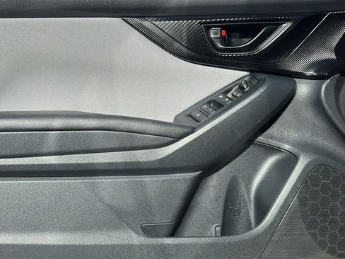 Used 2019 Subaru Crosstrek 2.0i Premium AWD/4WD image 23