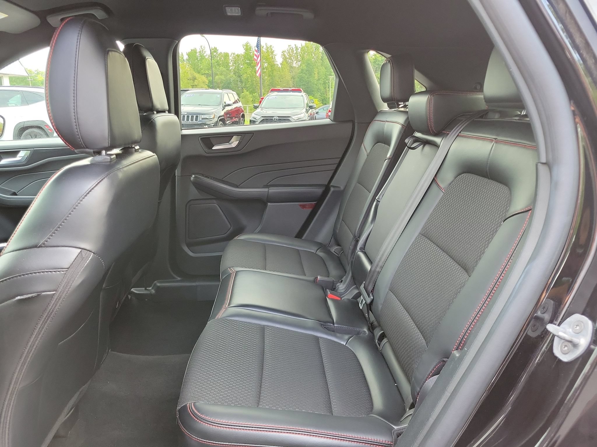 Used 2025 Ford Escape ST-Line Select AWD/4WD image 22