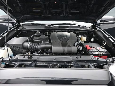 Used 2020 Toyota Tacoma TRD Sport image 28