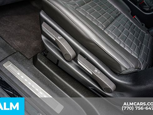 Used 2024 Cadillac Escalade ESV V AWD/4WD image 38
